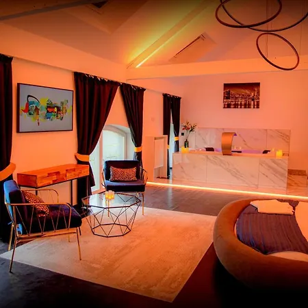 Lofts In Town Hotel *