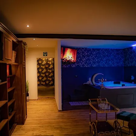 Lofts In Town Hotel Huy